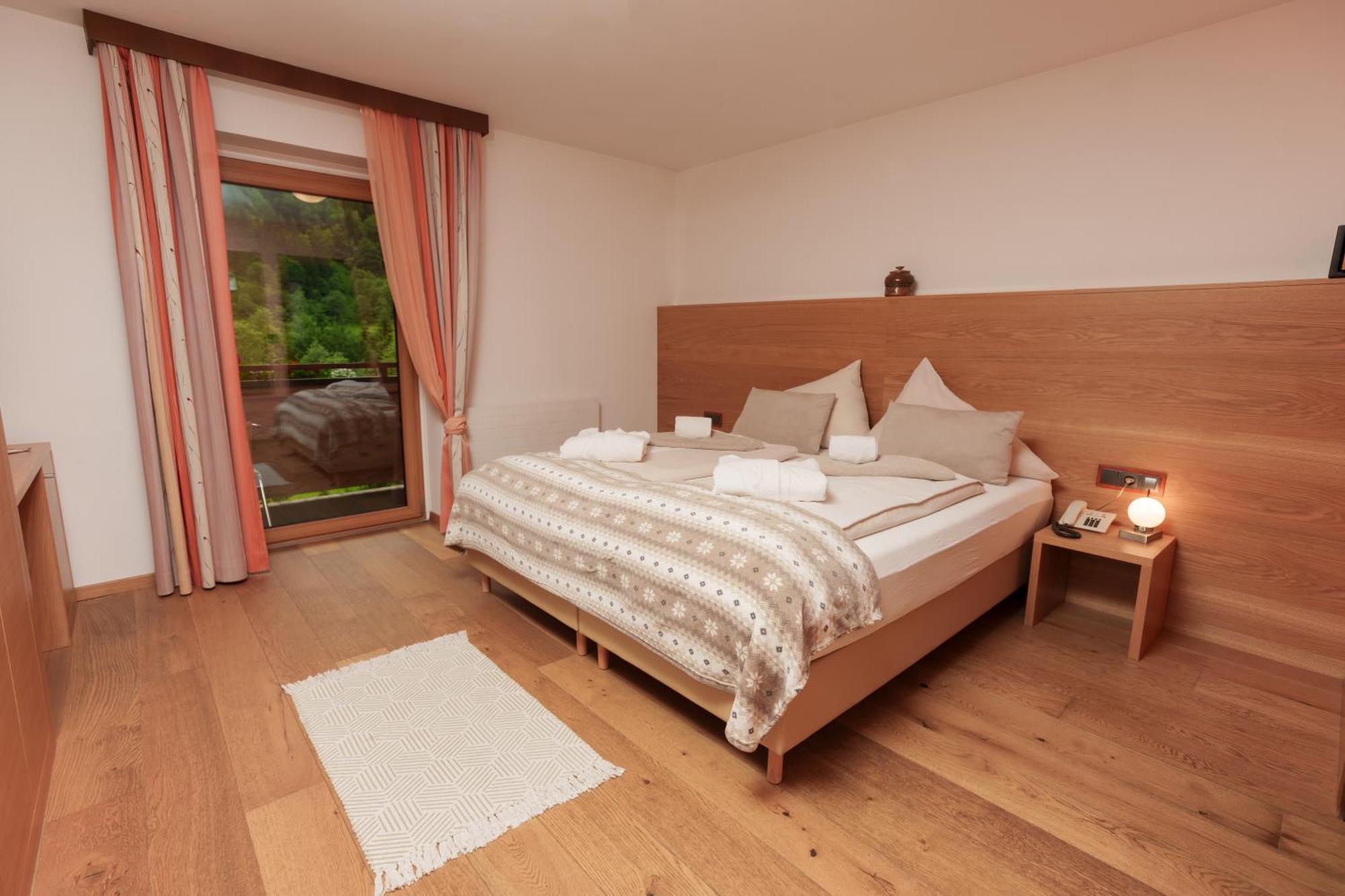 Hotel Kuenstleralm Kaprun Exteriér fotografie
