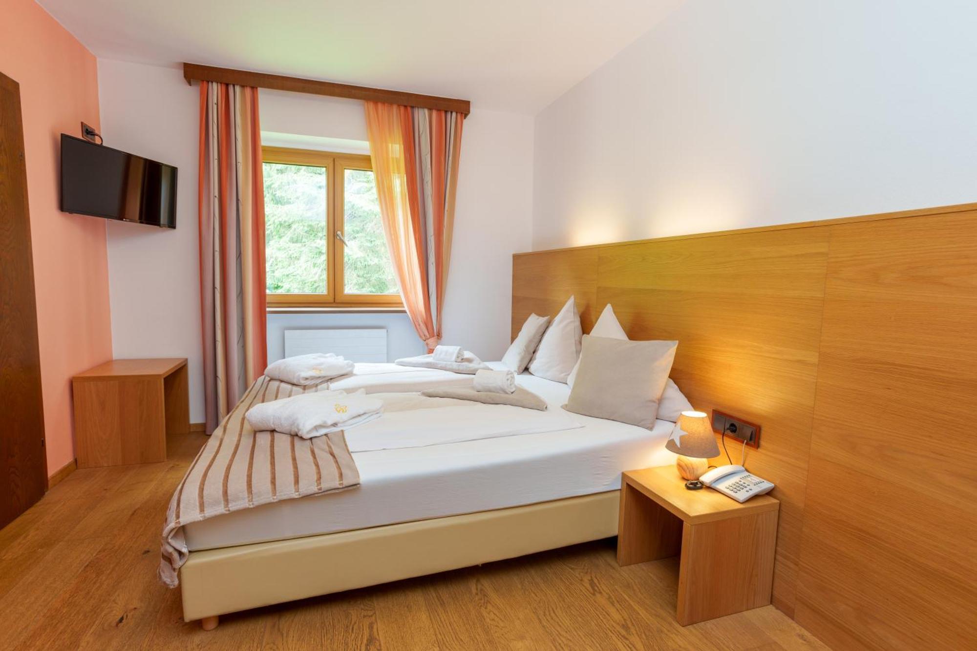 Hotel Kuenstleralm Kaprun Exteriér fotografie