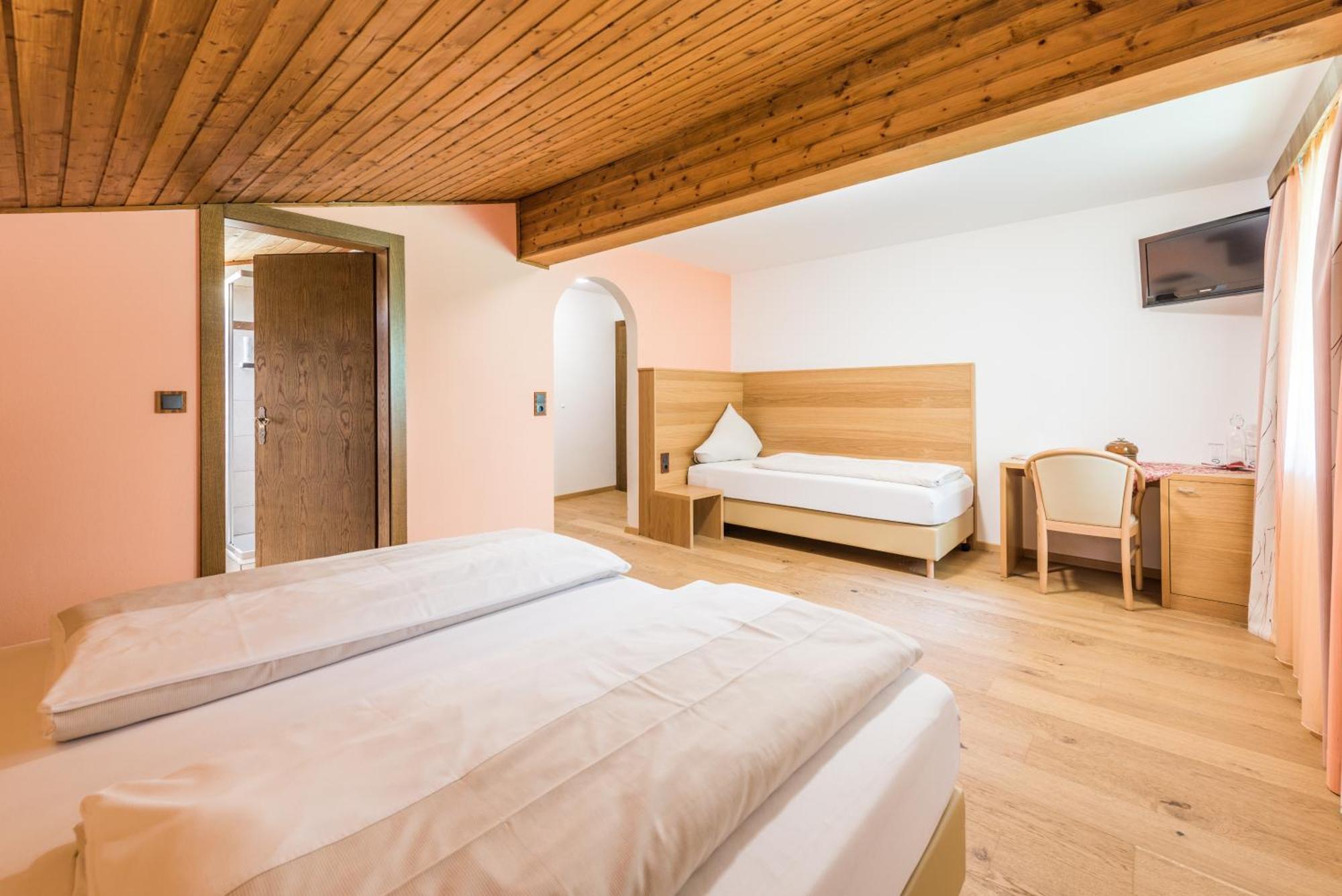 Hotel Kuenstleralm Kaprun Exteriér fotografie