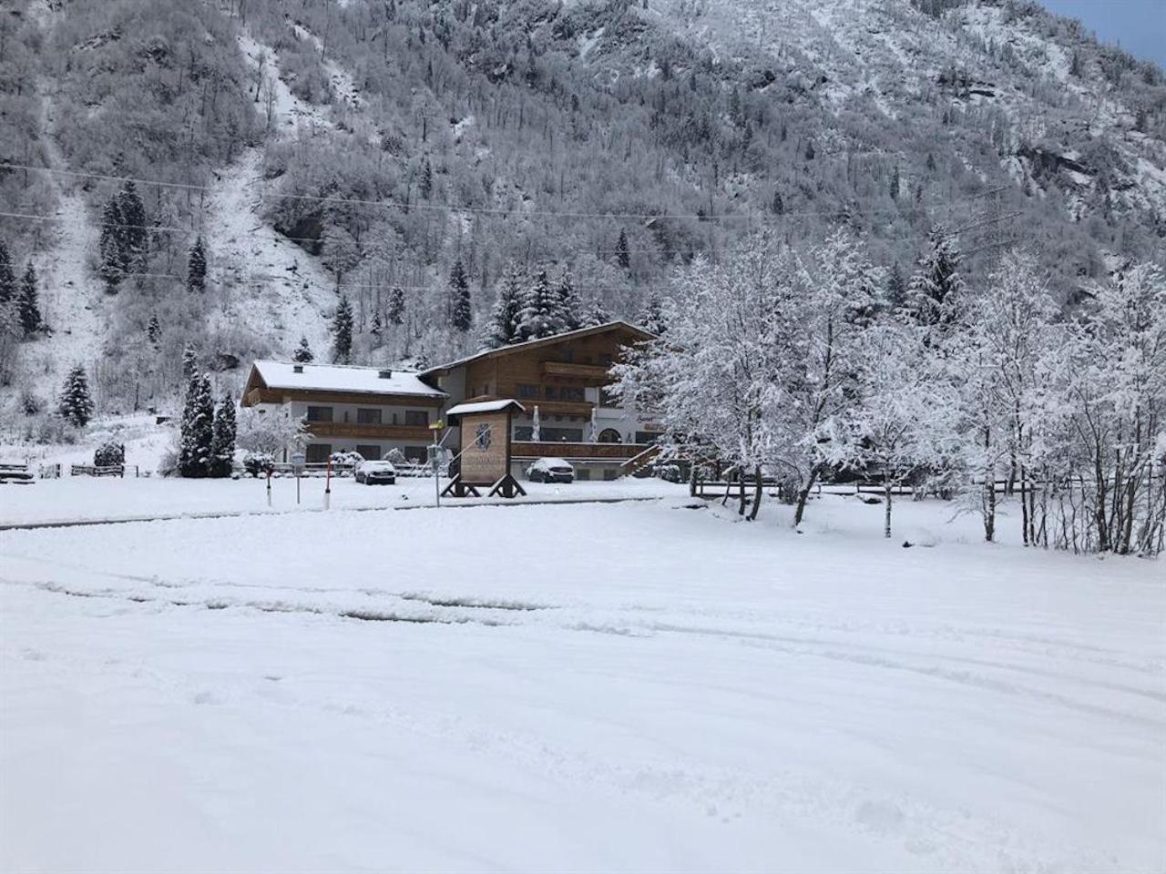 Hotel Kuenstleralm Kaprun Exteriér fotografie
